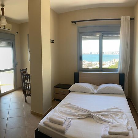 Al Hotel Vlorë Esterno foto