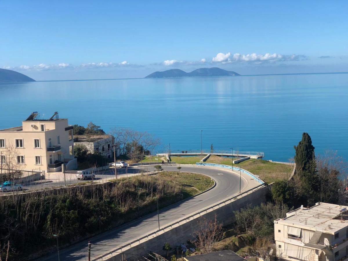 Al Hotel Vlorë Esterno foto