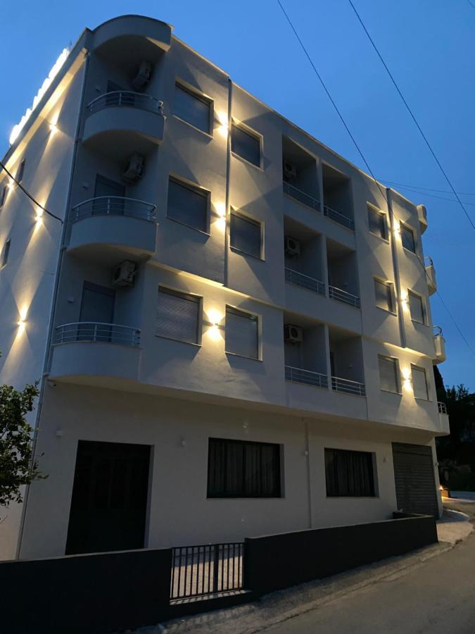 Al Hotel Vlorë Esterno foto